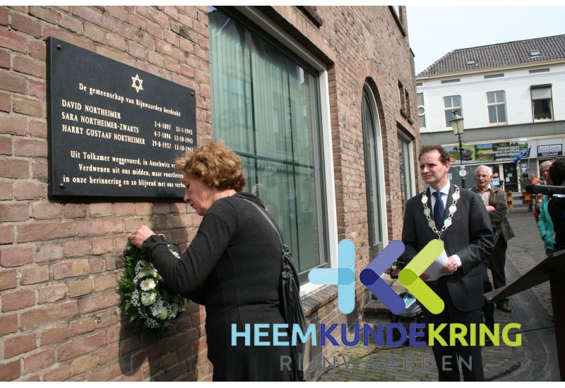 08-05-2013 Onthulling plaquette Northeimer Tolkamer Coll. P.Snip (18)